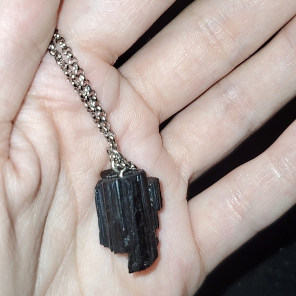 Protective black tourmaline - Picture 2 of 4